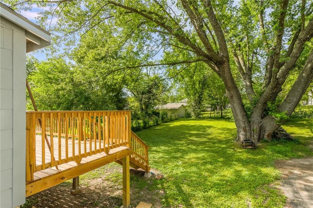936 St Paul Avenue — photo 3