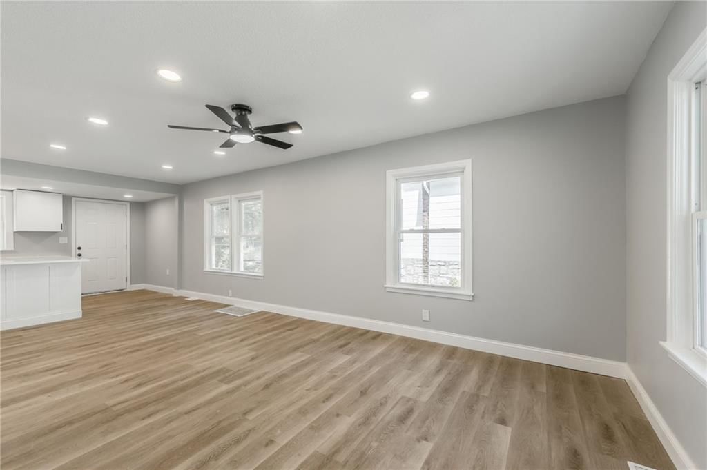 936 St Paul Avenue — photo 8