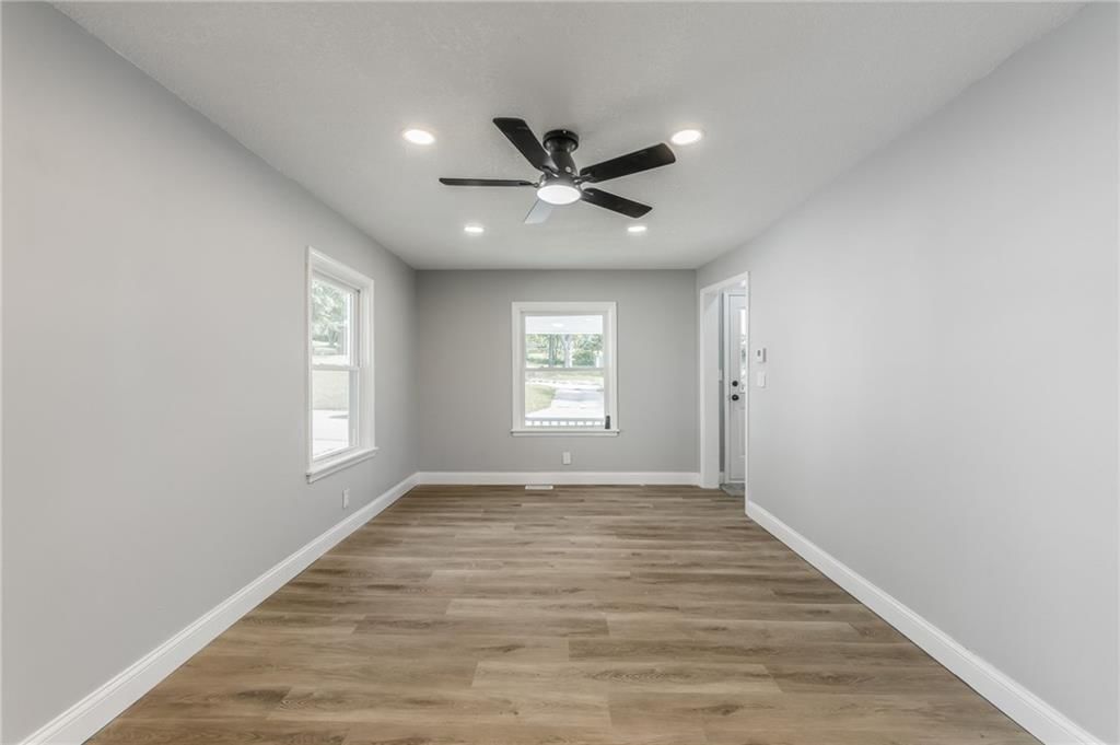 936 St Paul Avenue — photo 9