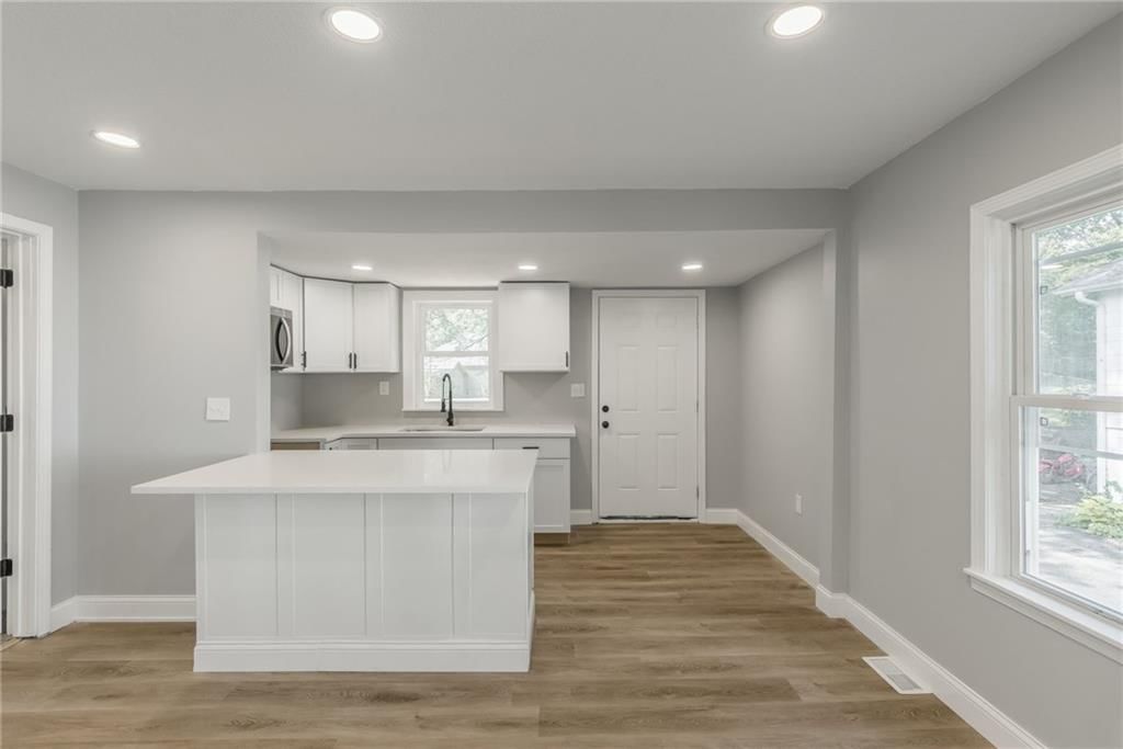 936 St Paul Avenue — photo 11