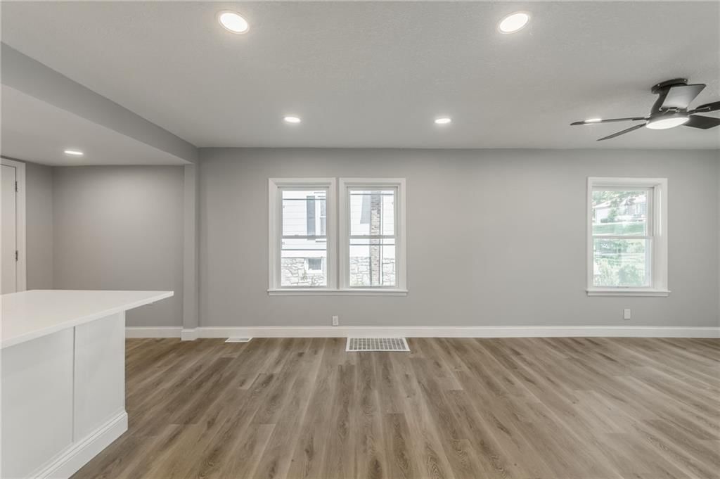 936 St Paul Avenue — photo 12