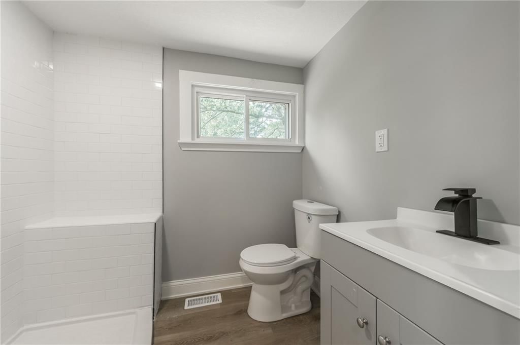 936 St Paul Avenue — photo 15