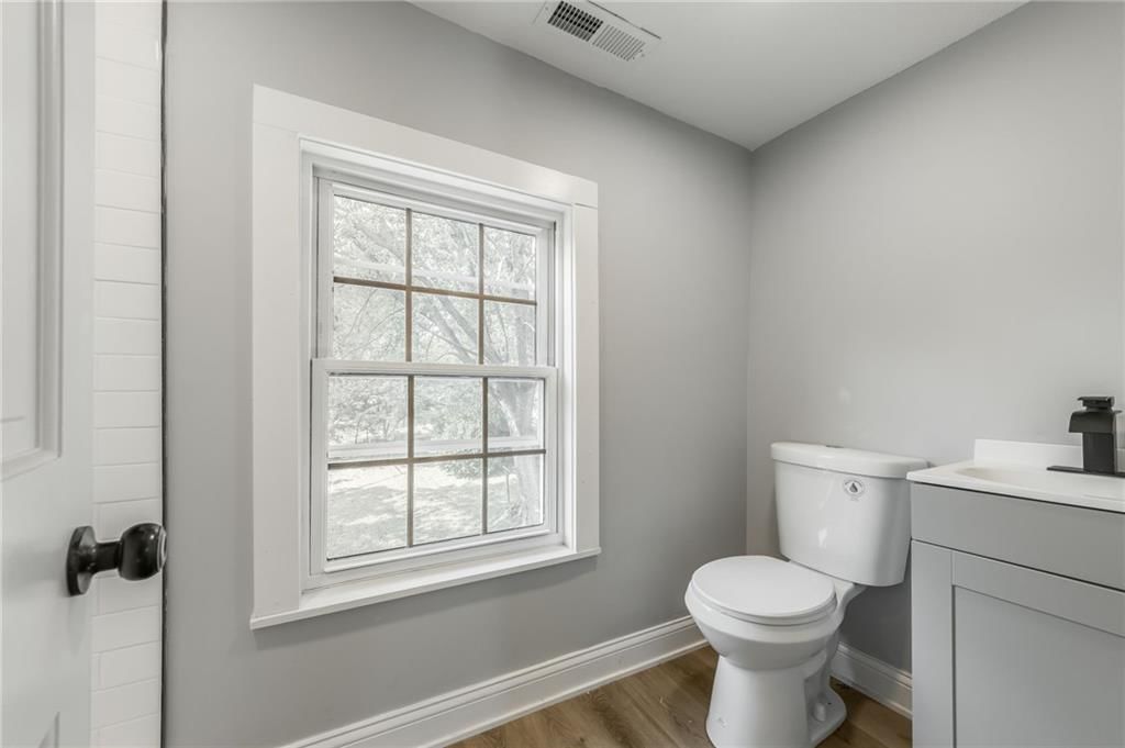 936 St Paul Avenue — photo 19