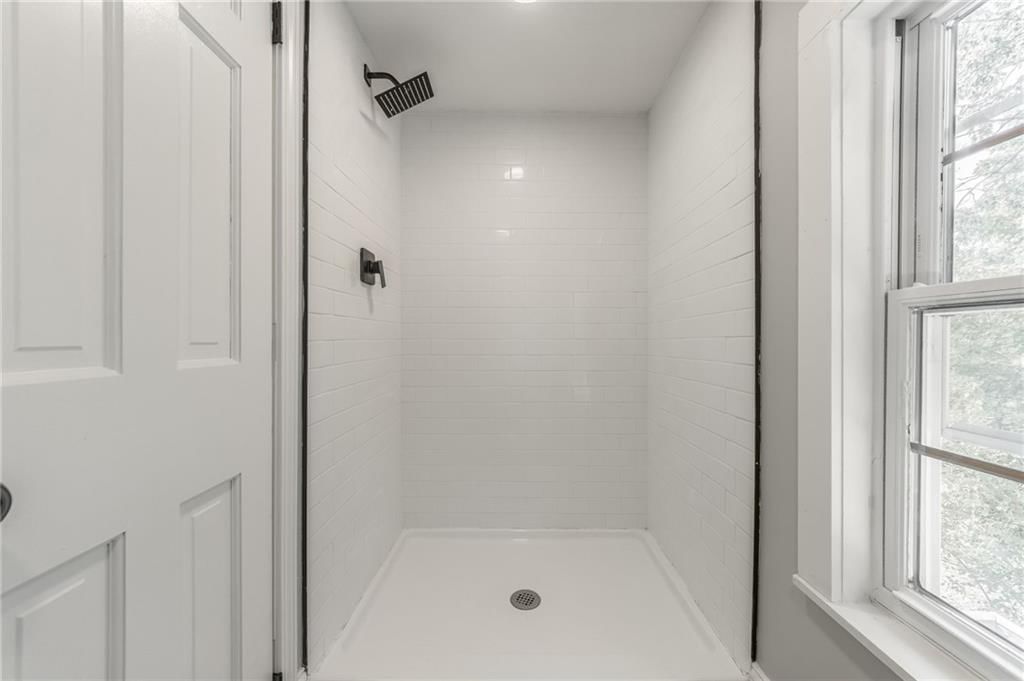 936 St Paul Avenue — photo 20