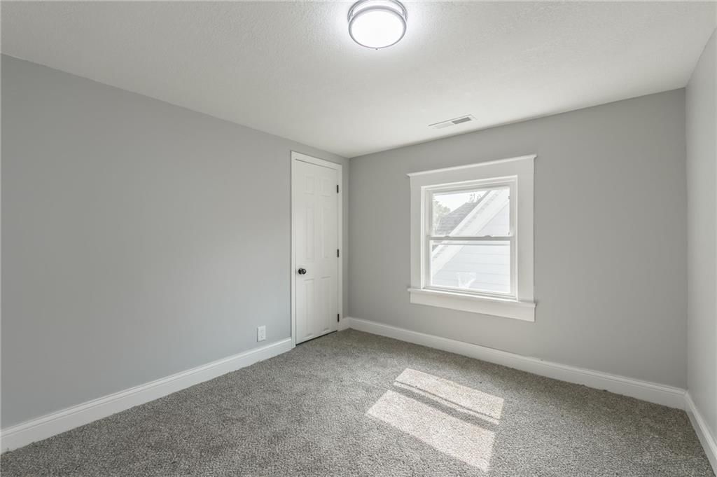 936 St Paul Avenue — photo 21