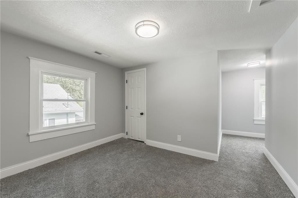 936 St Paul Avenue — photo 23