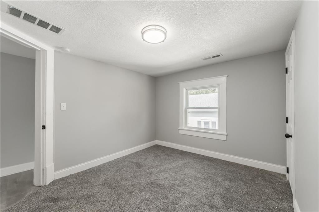 936 St Paul Avenue — photo 24