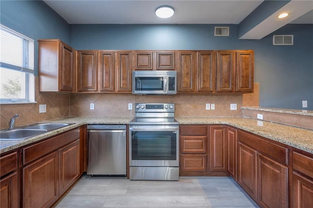 10538 E 45th Terrace — photo 15