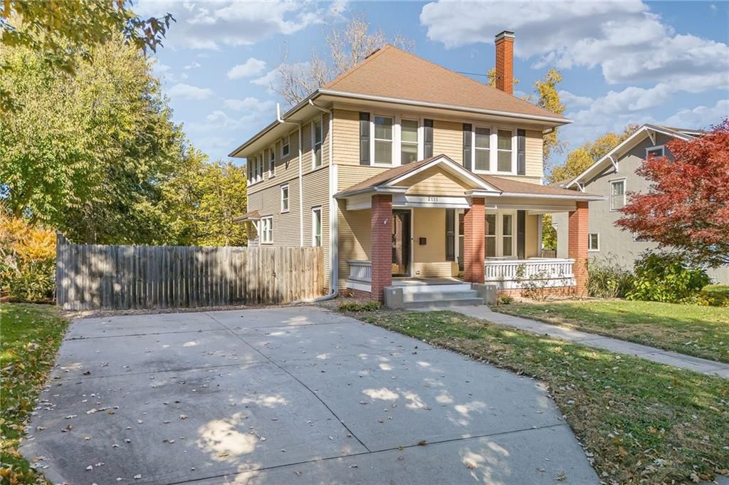 2111 Lovers Lane — photo 2