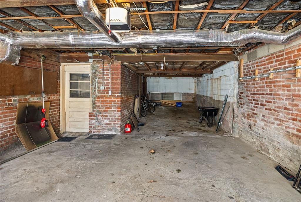 2111 Lovers Lane — photo 32