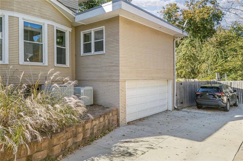 2111 Lovers Lane — photo 37