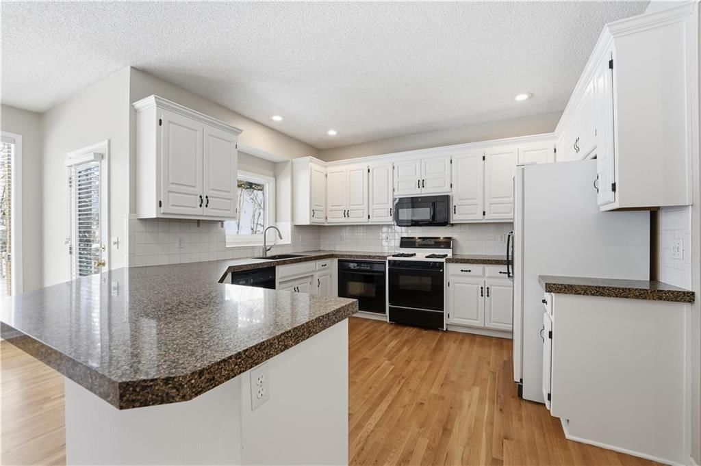 12131 Goodman Street — photo 18