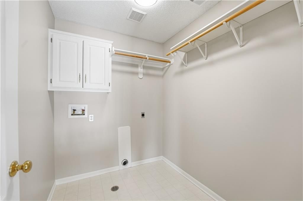 12131 Goodman Street — photo 33