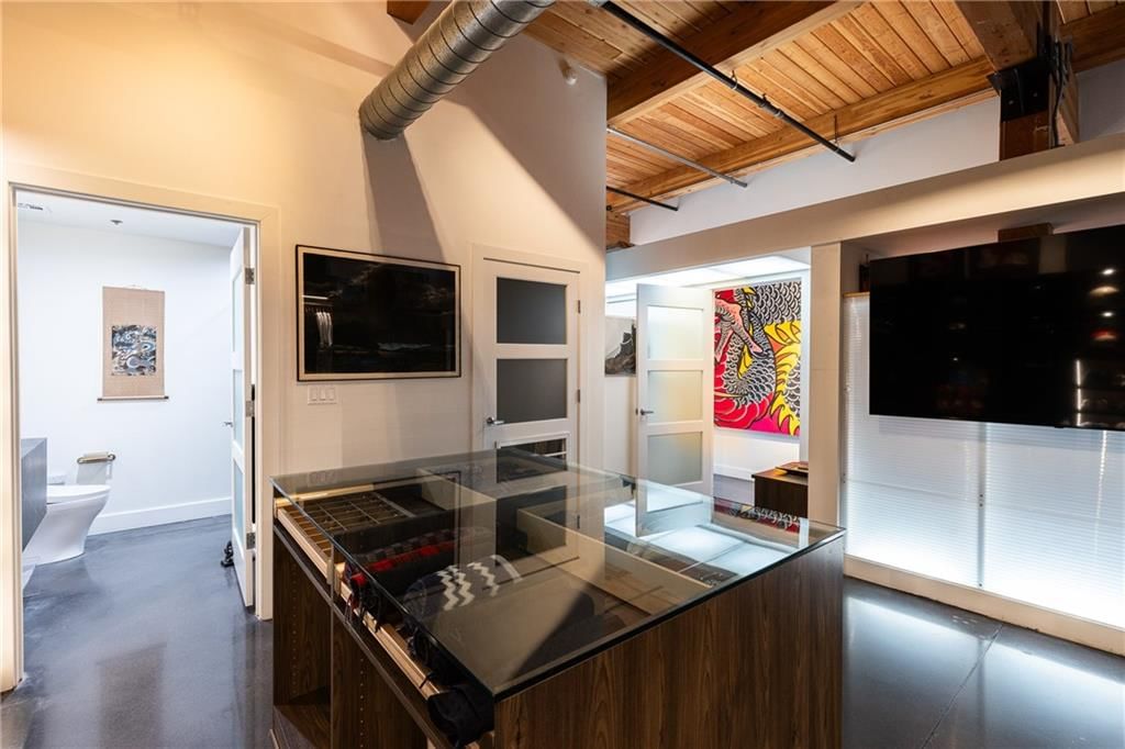 210 W 5th Street — photo 12