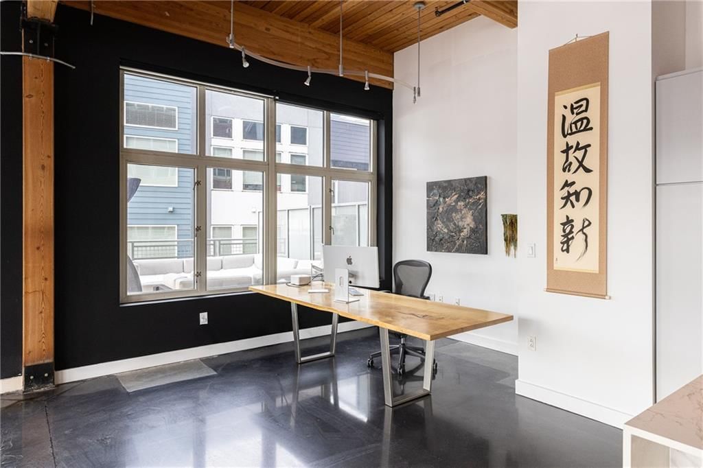 210 W 5th Street — photo 23