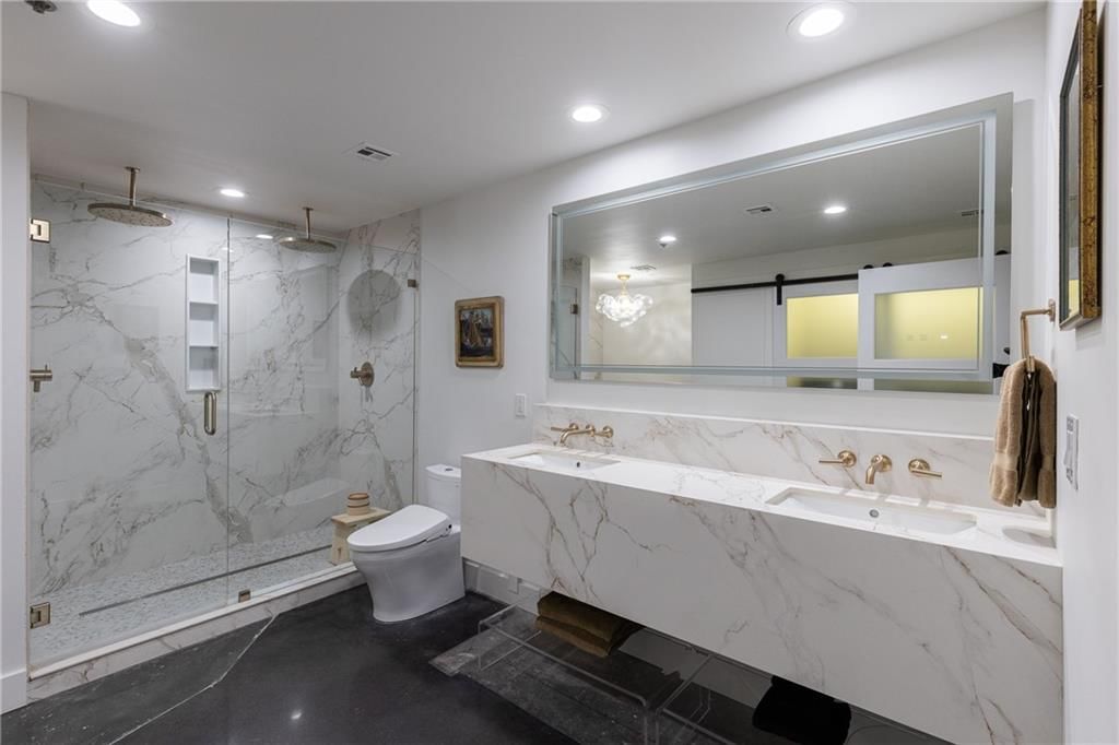210 W 5th Street — photo 28