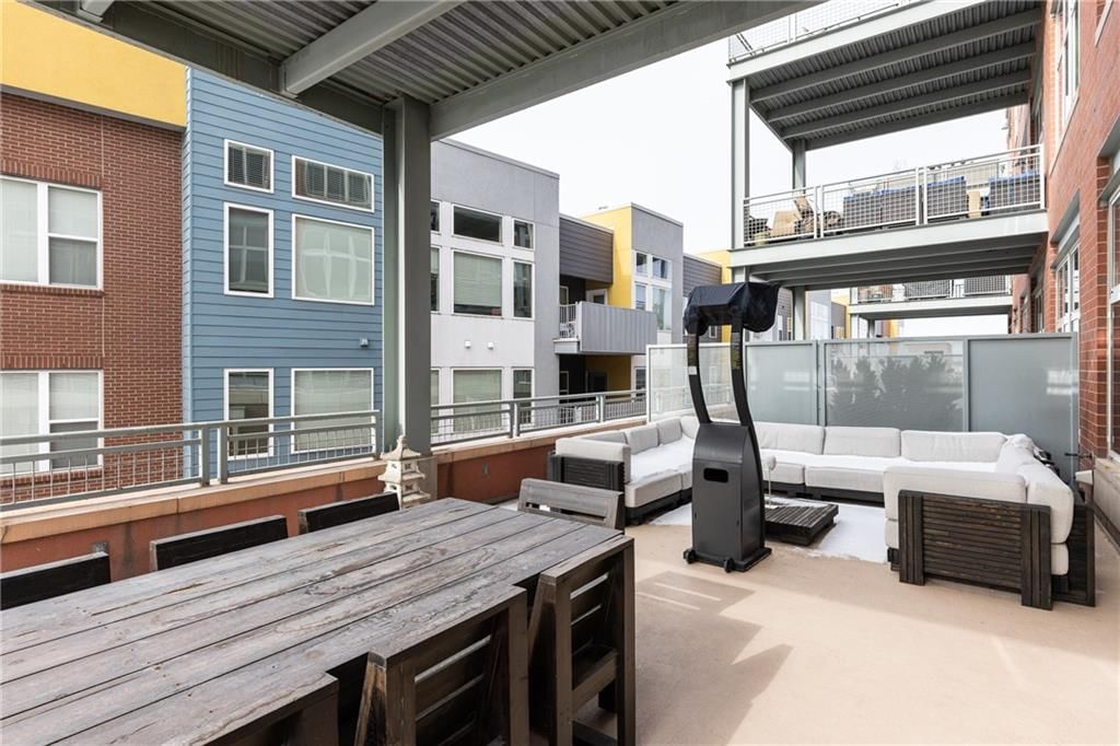 210 W 5th Street — photo 35