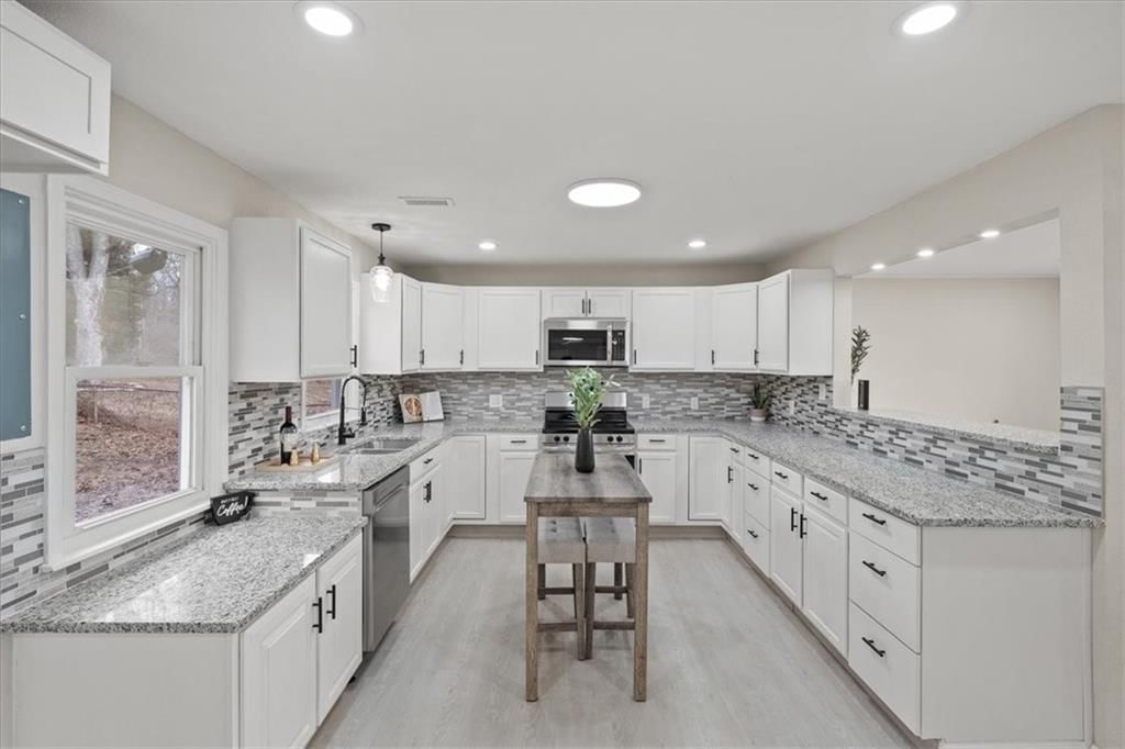 2606 Woodend Avenue — photo 9