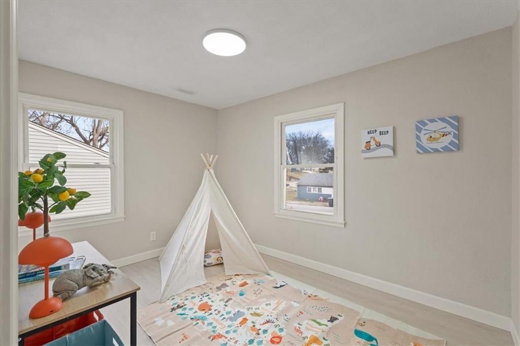 2606 Woodend Avenue — photo 18