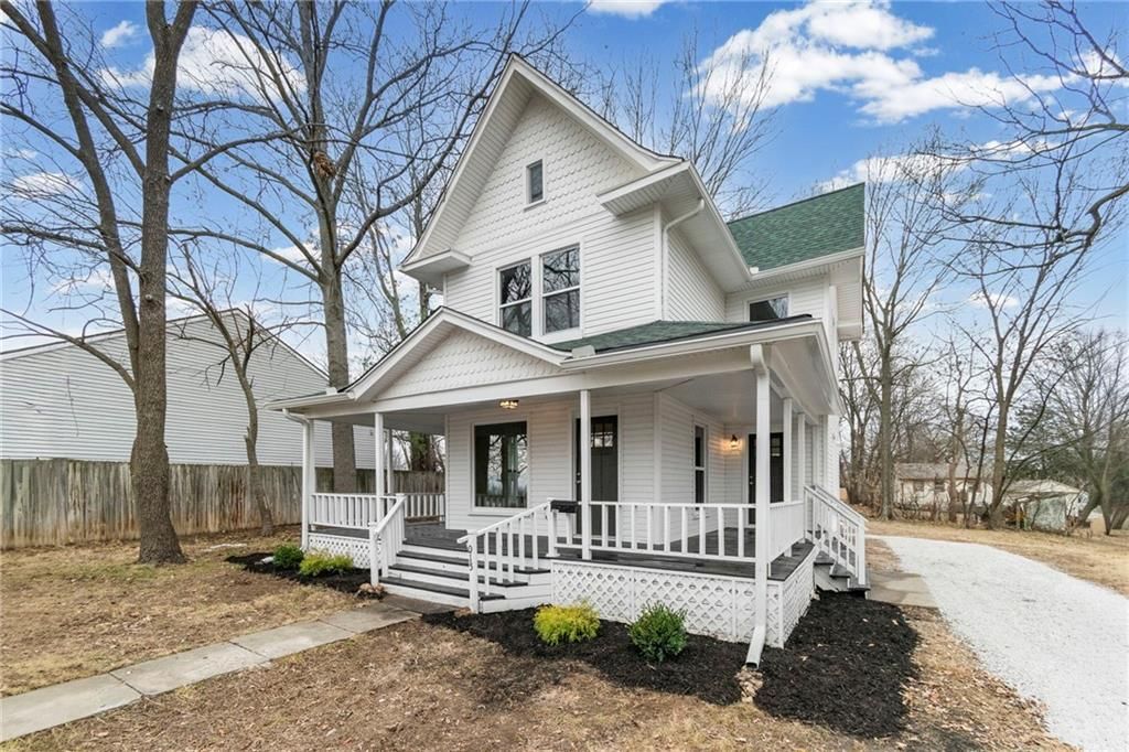 1015 E College Street — photo 3