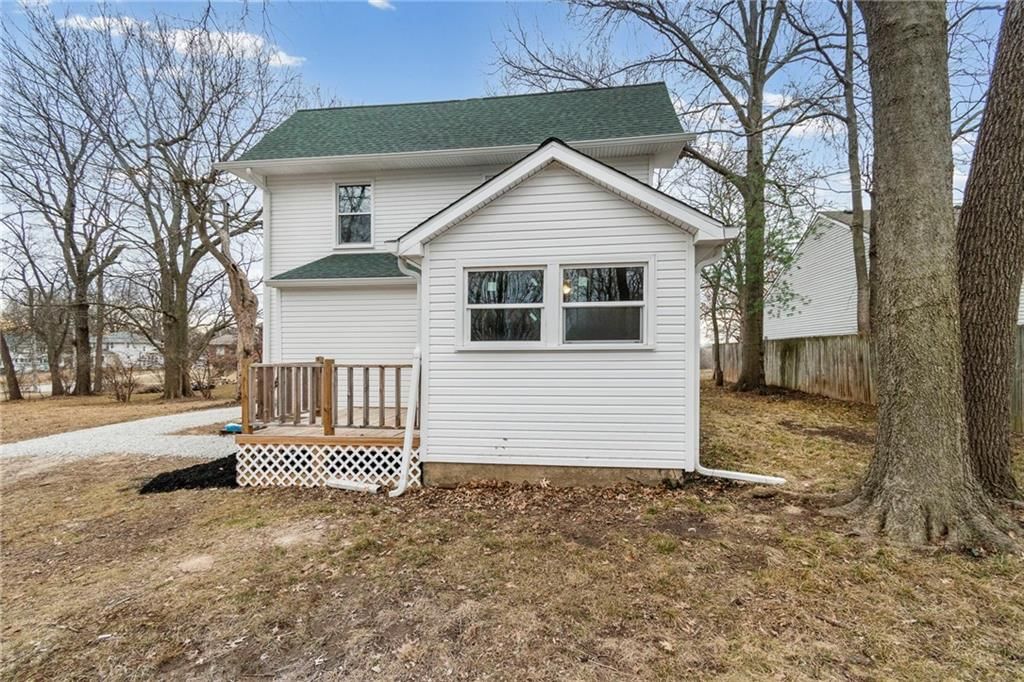 1015 E College Street — photo 21