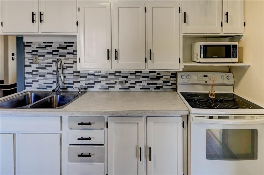 1213 Spruce Street — photo 18