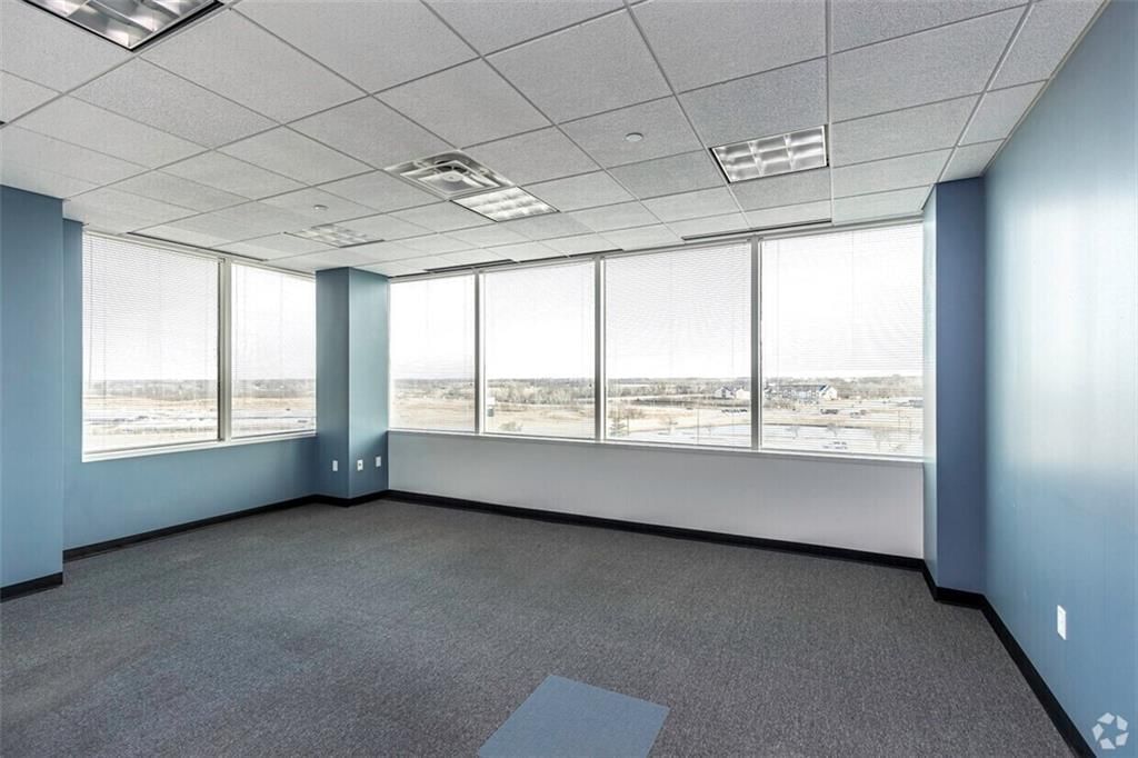 12200 N Ambassador Drive — photo 33