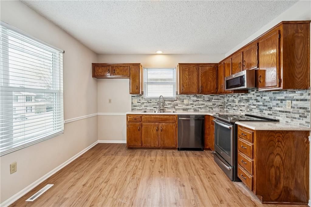 8021 N Everton Avenue — photo 3