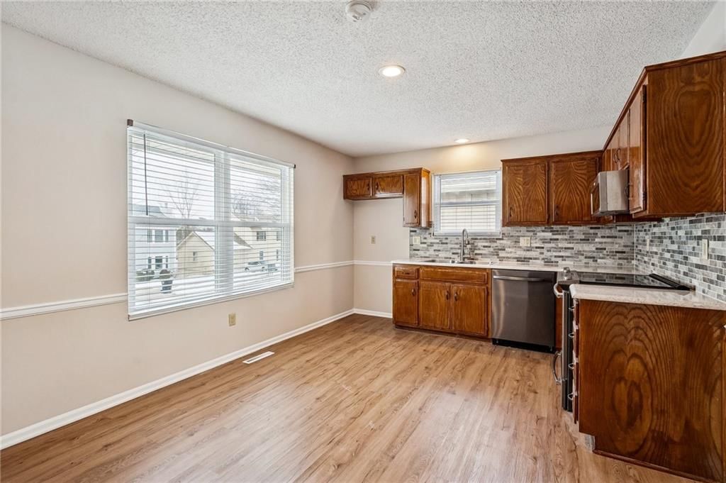 8021 N Everton Avenue — photo 4