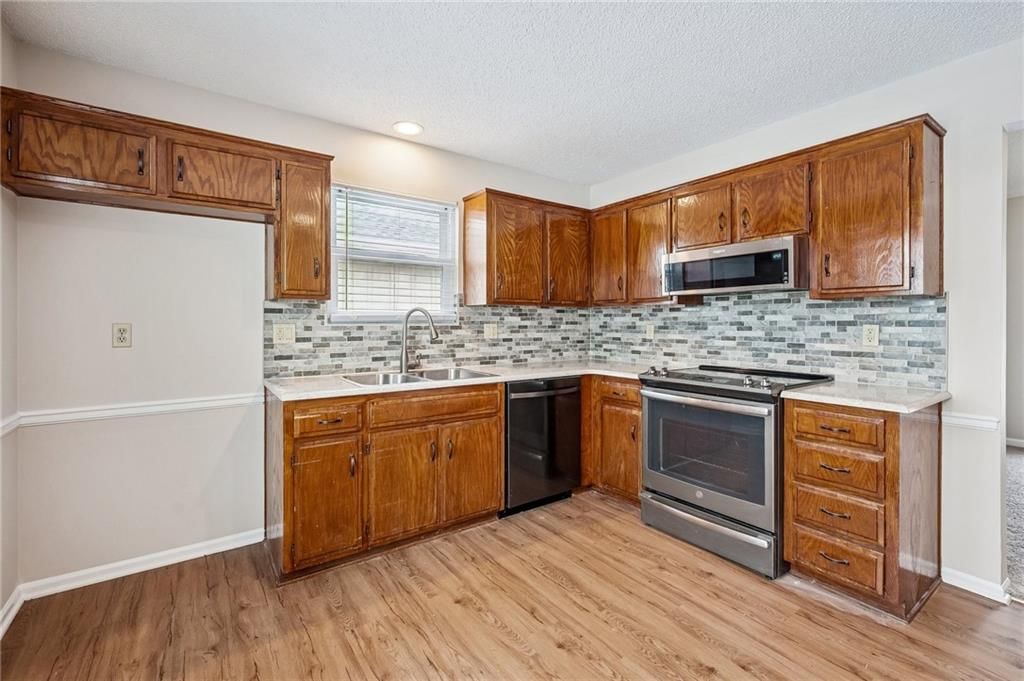 8021 N Everton Avenue — photo 5