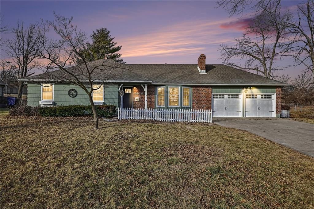 5936 Laurel Avenue — photo 2