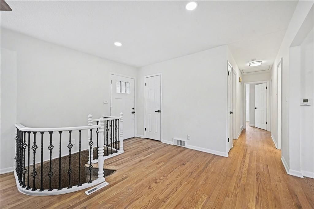 5936 Laurel Avenue — photo 10