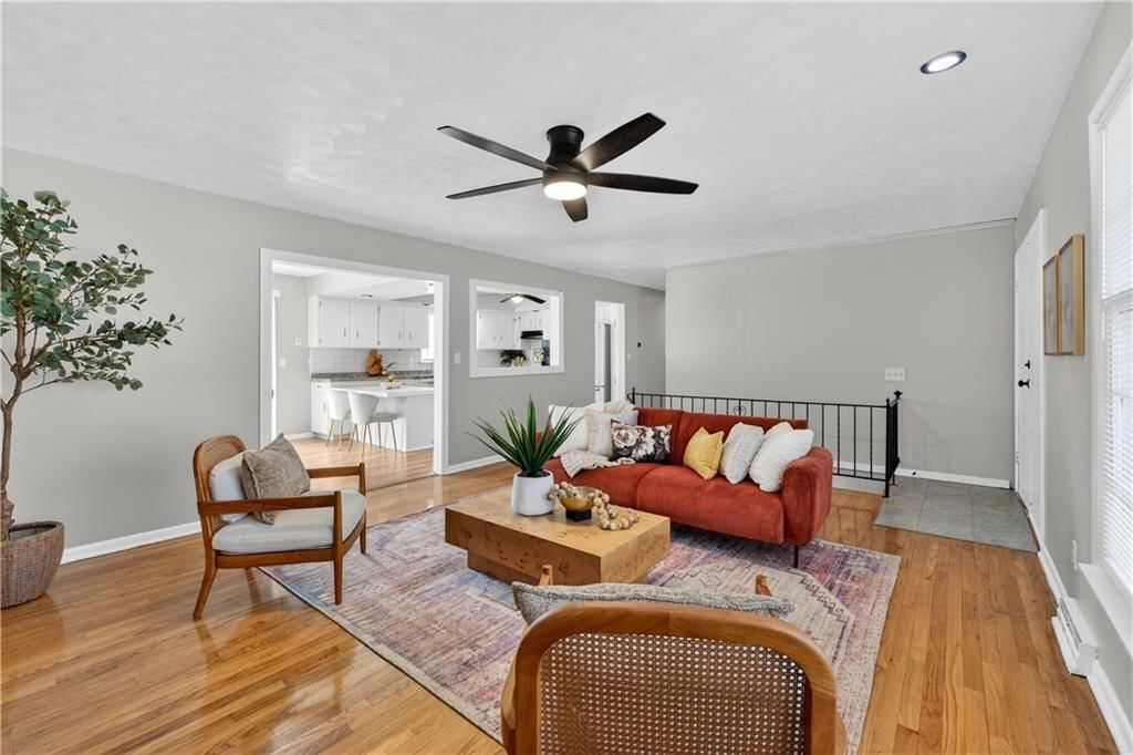 505 E 90th Terrace — photo 4