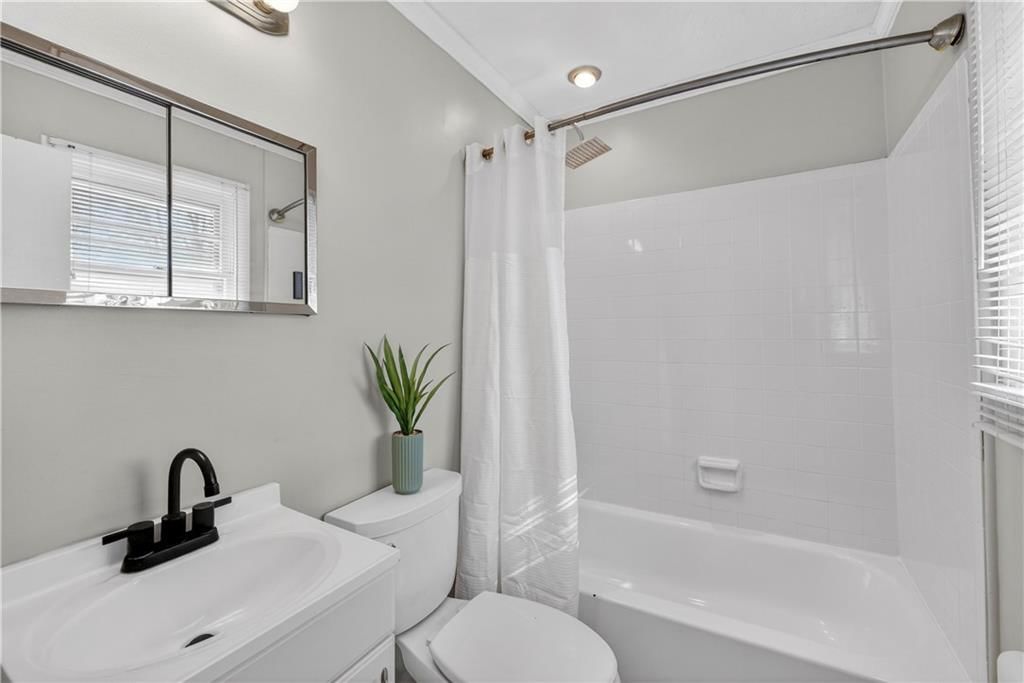 505 E 90th Terrace — photo 17