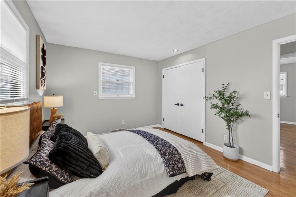505 E 90th Terrace — photo 18