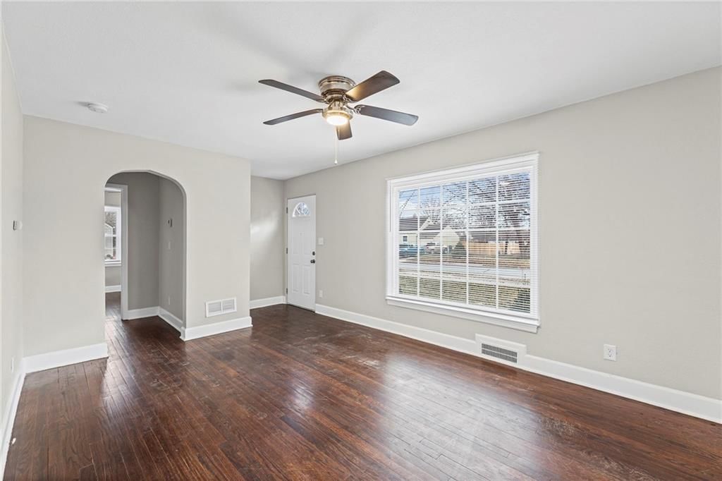 7608 W 63rd Terrace — photo 3