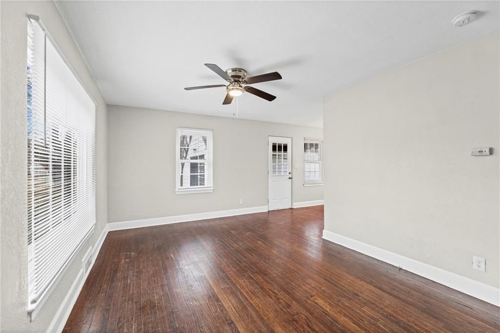 7608 W 63rd Terrace — photo 4