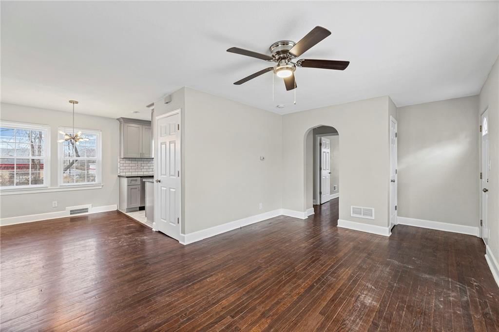 7608 W 63rd Terrace — photo 5