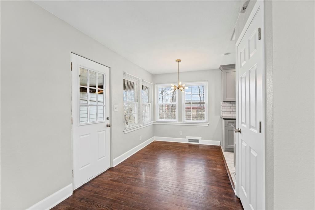 7608 W 63rd Terrace — photo 6