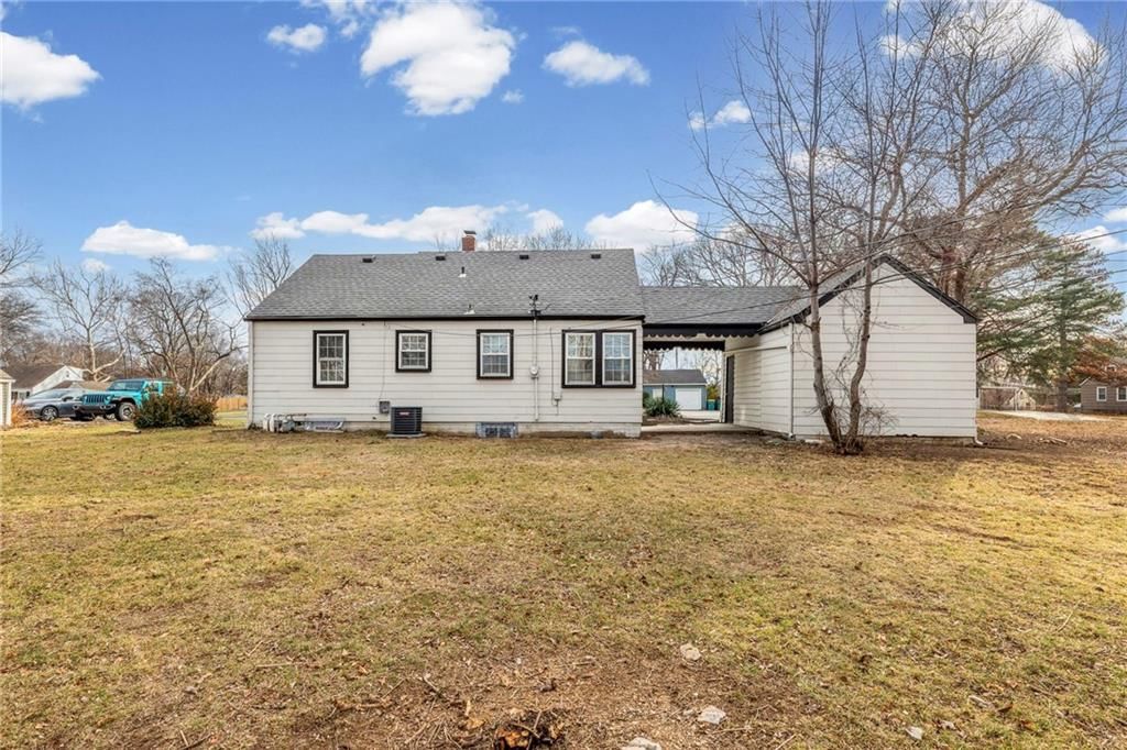 7608 W 63rd Terrace — photo 30