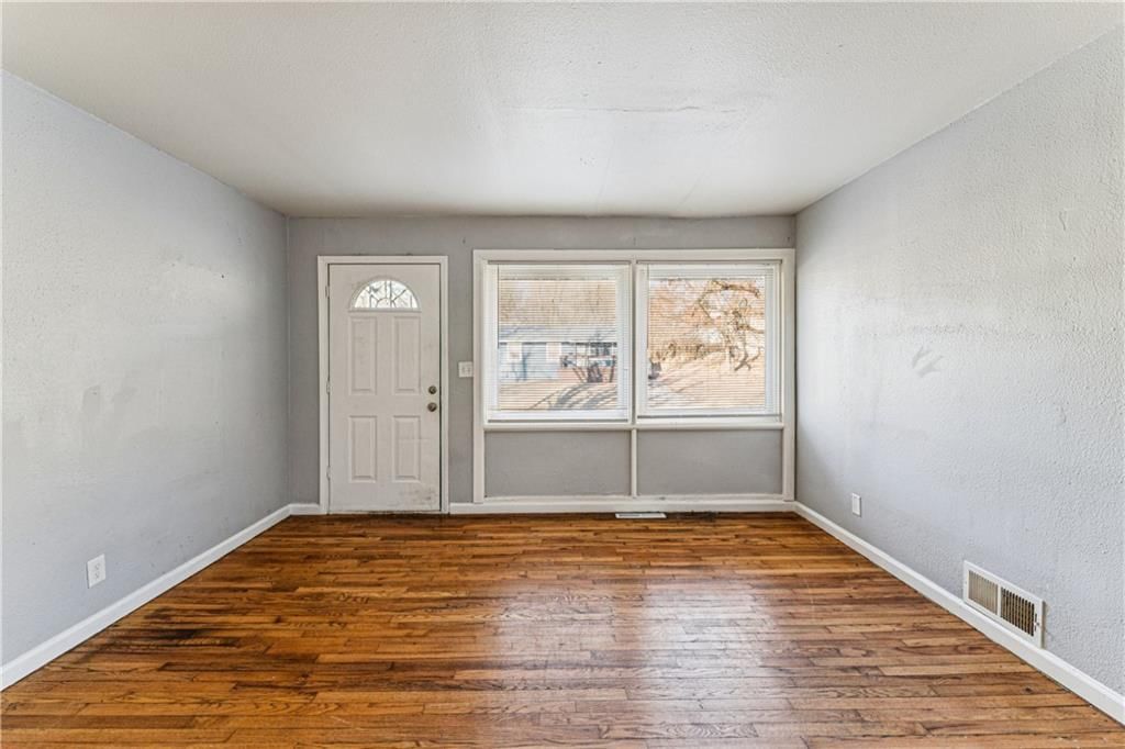 4511 Norton Street — photo 7
