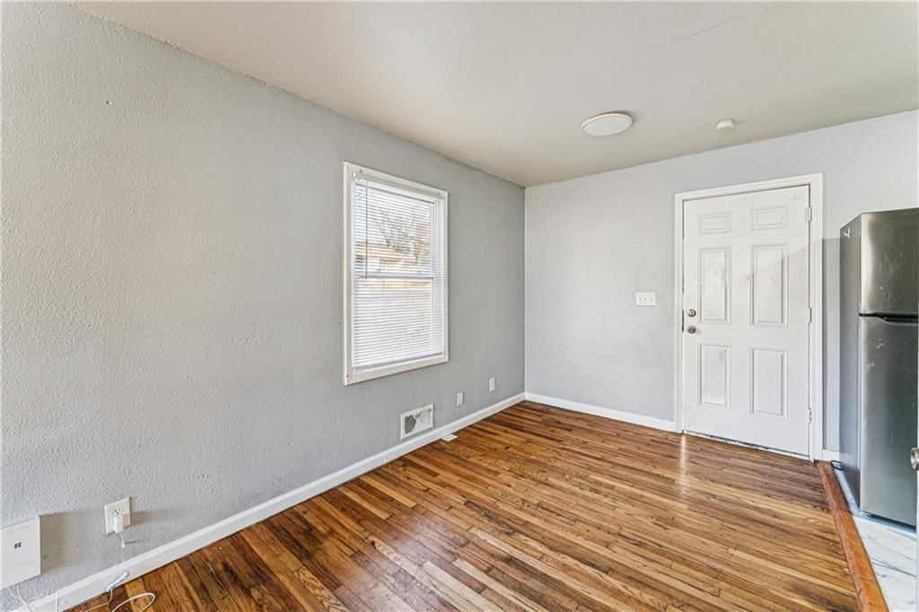 4511 Norton Street — photo 11
