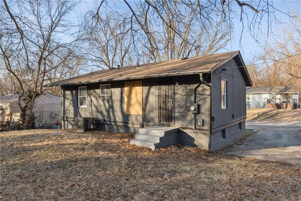 4511 Norton Street — photo 43