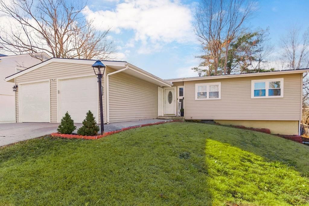 1717 NE 50th Street, Kansas City, MO