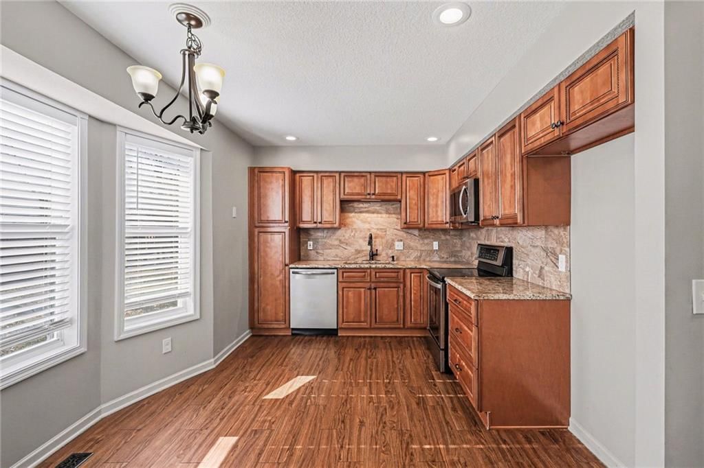 10905 W 115th Street — photo 12