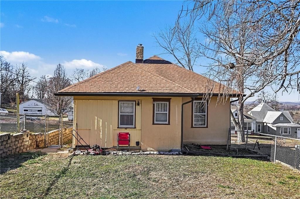 2311 S 15th Street — photo 17