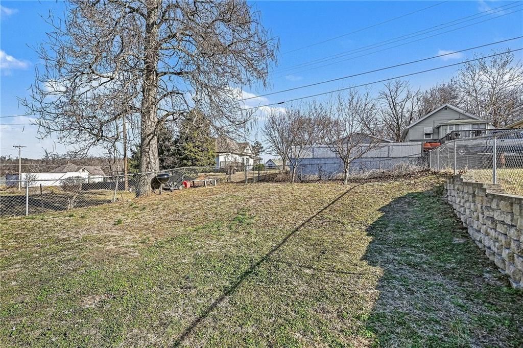 2311 S 15th Street — photo 18