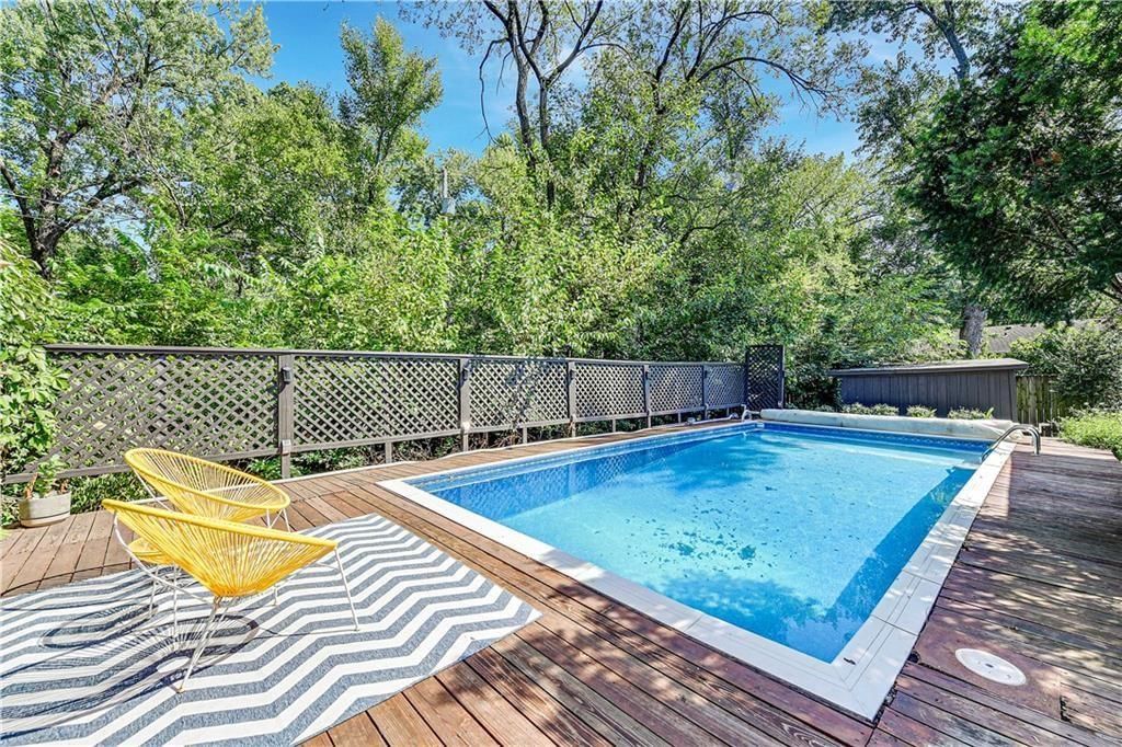 7841 Dearborn Drive, Prairie Village, KS