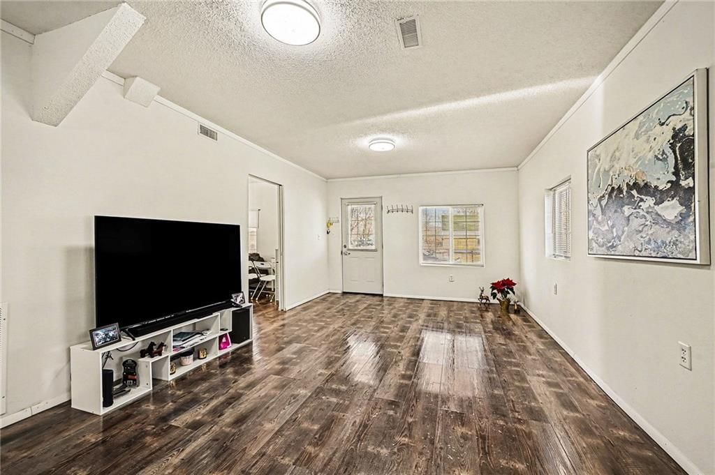 6425 Eureka Street — photo 4