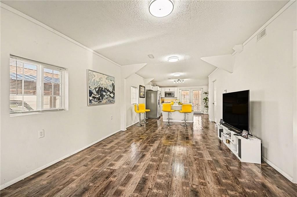 6425 Eureka Street — photo 5